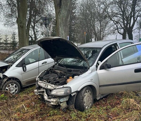 Gm. Morąg: Groźny wypadek w Antoniewie. 1 osoba trafiła do szpitala-106026