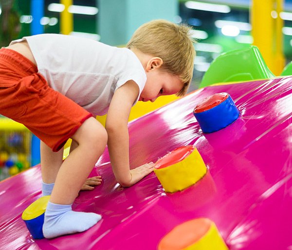 Zostawiasz dziecko w sali zabaw? Urząd wykrył poważne uchybienia-106645