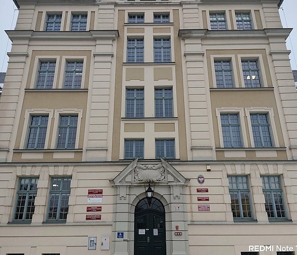 Ostróda: W Starostwie Powiatowym zapłacisz przez terminal - kasa będzie zamknięta