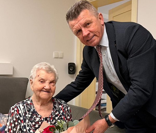 104 lata Pani Jadwigi z Grabinka. Najstarsza mieszkanka gminy świętowała wyjątkowy
