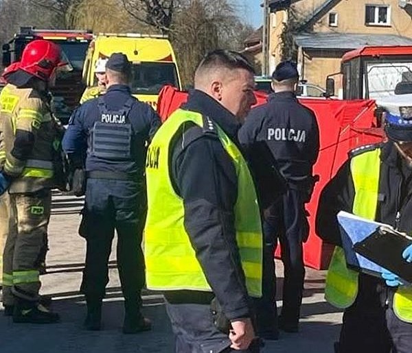 Ostrowin: 42-latek zginął na miejscu przygnieciony przez maszynę rolniczą