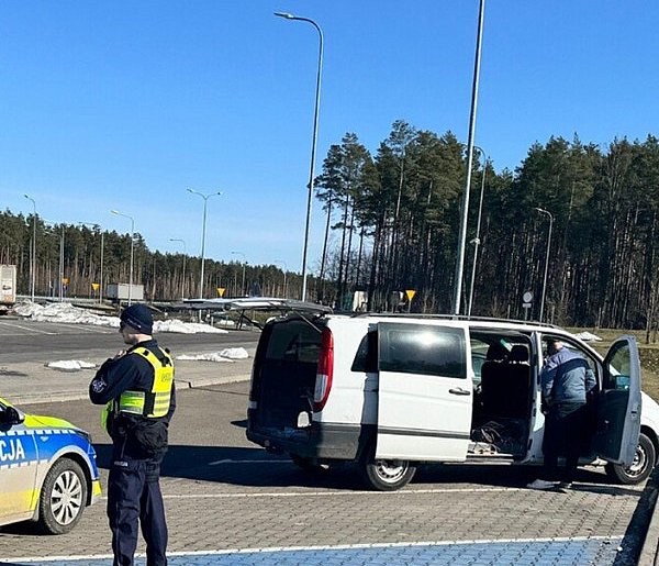 Policjanci z Komisariatu w Olsztynku odzyskali Mercedesa skradzionego w Niemczec