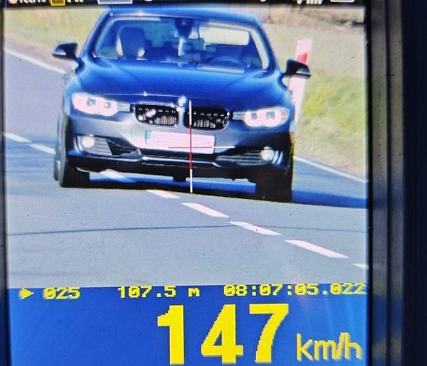 147 km/h na 90-tce BMW w powiecie ostródzkim. 20-latek stracił prawo jazdy