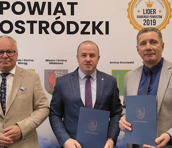 Powiat Ostródzki wsparł pogorzelców z Mostkowa