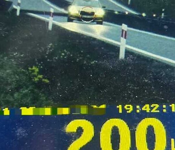 Kurzętnik: Przekroczył prędkość o 110 km/h. Stracił prawko chwilę po odzyskaniu