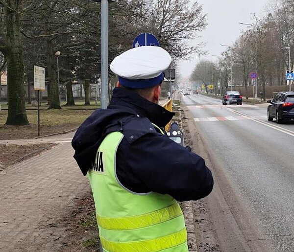 Pędził przez Rychnowo ponad 100 km/h. 27-latek stracił prawo jazdy