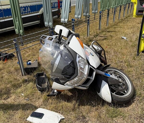 Ostróda: Groźne zdarzenie na S7. Motocykl BMW wypadł z drogi i uderzył w bariery