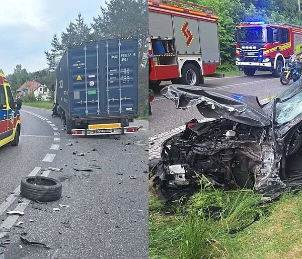 Groźny wypadek pod Olsztynkiem! Osobówka zderzyła się z ciężarówką.