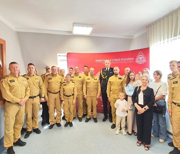 Adrian Krawczyk strażakiem w PSP w Ostródzie, Katarzyna WIśniewska naczelnikiem