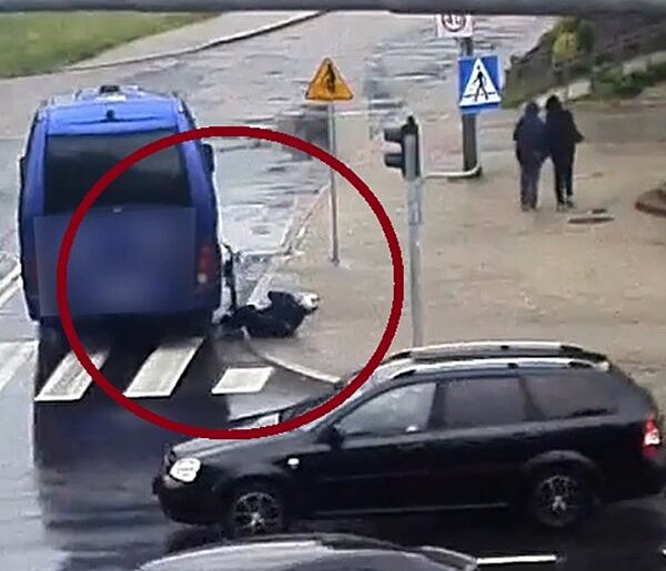 Olsztyn: 17-latek hulajnogą wjechał w busa na przejściu dla pieszych
