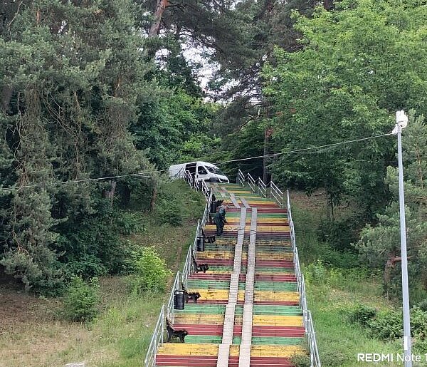 Ostróda: Barwy reggae wracają na kultowe schody nad Jeziorem Sajmino
