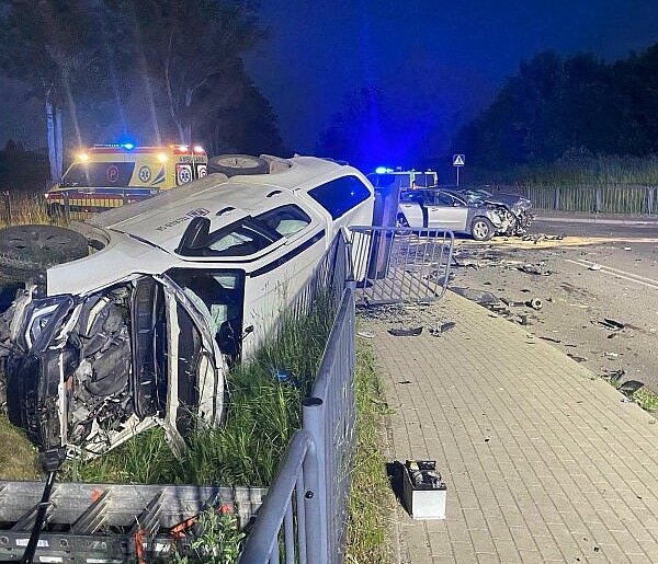 Pieniężno: Dwie osoby w szpitalu po wypadku na drodze wojewódzkiej