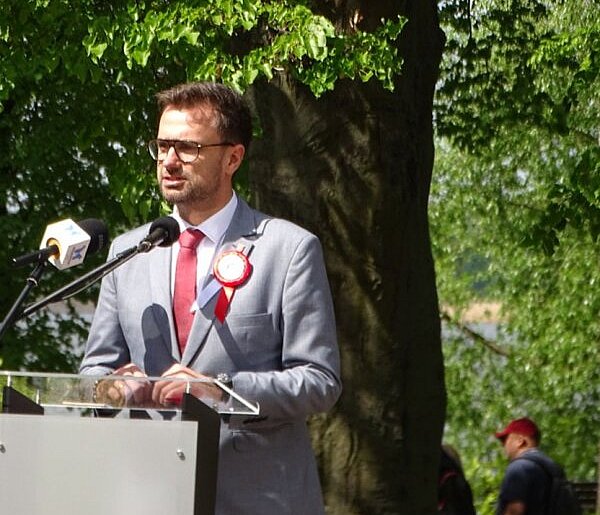 Ostróda: Burmistrz Rafał Dąbrowski z wotum zaufania i absolutorium