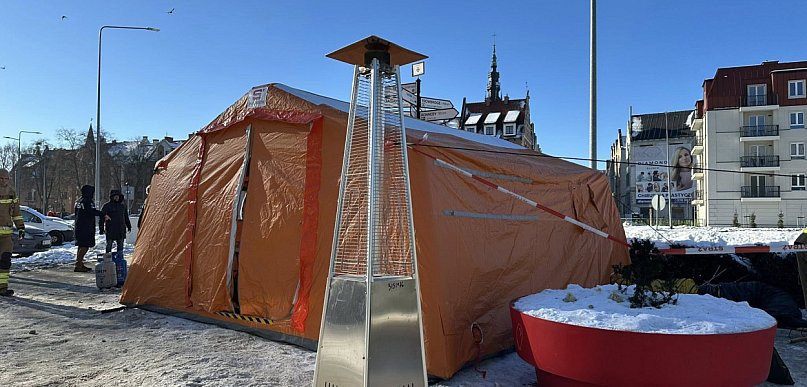 W trzech miastach regionu stanęły namioty doraźnego ogrzania