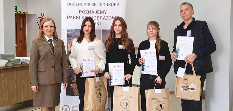 Sukces uczennic z Szyldaka w ogólnopolskim konkursie o przyrodzie