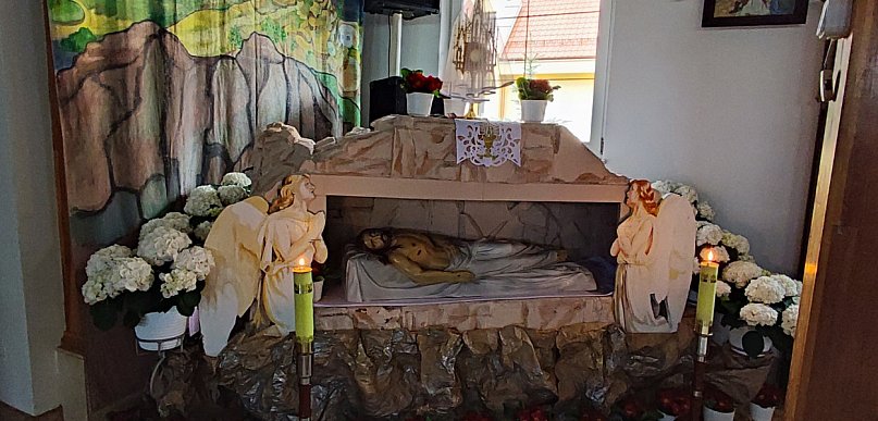 W Wielką Sobotę nie ma mszy; Wigilia Paschalna należy do Niedzieli Zmartwychwstani