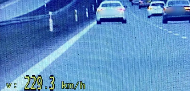Ostróda: Pędził Maserati o ponad 100 km/h za szybko. 5 tys. mandatu za 229 km/h