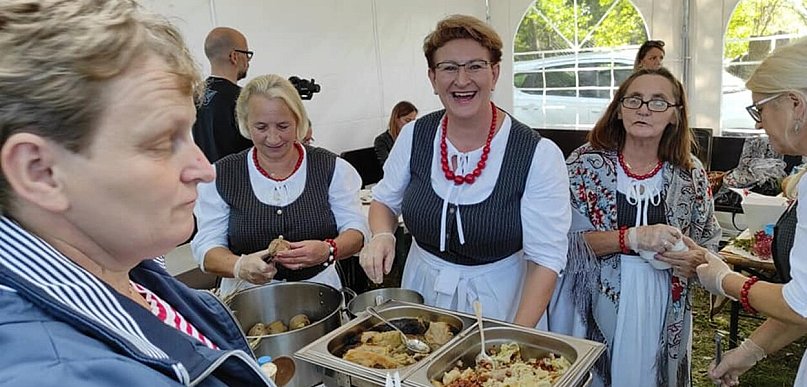 Warmia i Mazury: Smaki regionu wracają na stoły. Kalendarz kulinarnego lata