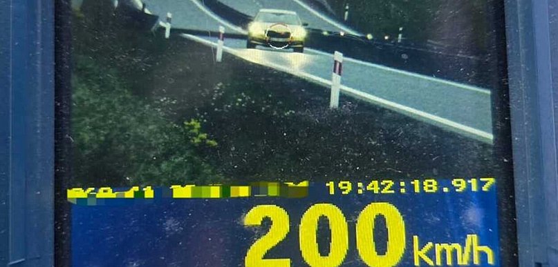 Kurzętnik: Przekroczył prędkość o 110 km/h. Stracił prawko chwilę po odzyskaniu