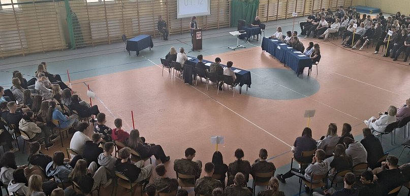 Szkoła rozwija? Gorąca debata oksfordzka w morąskim ZSZiO