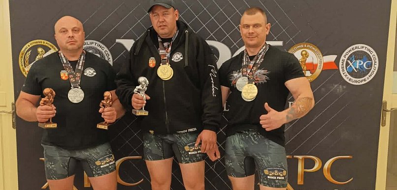 Siłacze z Wirwajd podbili Puchar Świata. Aż dziewięć medali dla Grizzly Team!
