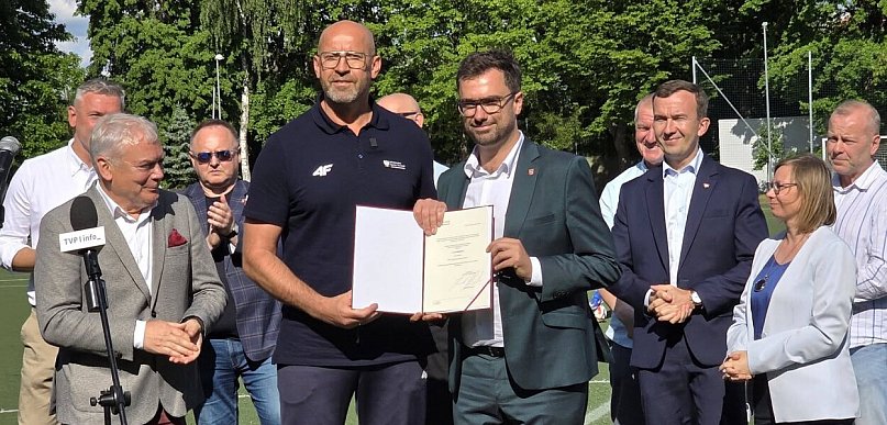 Ostróda: Ponad 1,5 mln zł dofinansowania na remont bocznego boiska przy stadionie