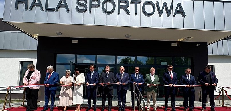 Biskupiec: Nowoczesna hala sportowa otwarta - inwestycja za blisko 23 miliony