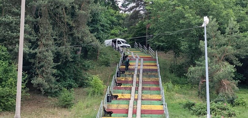 Ostróda: Barwy reggae wracają na kultowe schody nad Jeziorem Sajmino