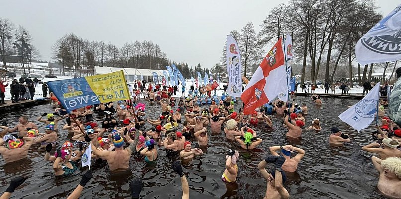 Stare Jabłonki: Ogólnopolskie Otwarcie Sezonu Morsów 2025/2026 [FOTO] - 105315