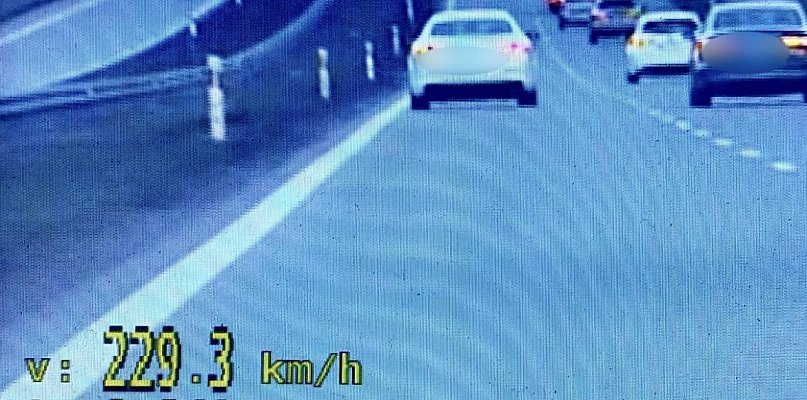 Ostróda: Pędził Maserati o ponad 100 km/h za szybko. 5 tys. mandatu za 229 km/h