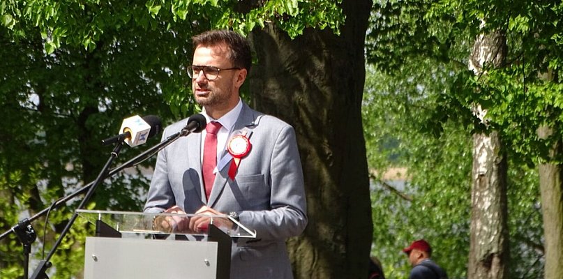 Ostróda: Burmistrz Rafał Dąbrowski z wotum zaufania i absolutorium
