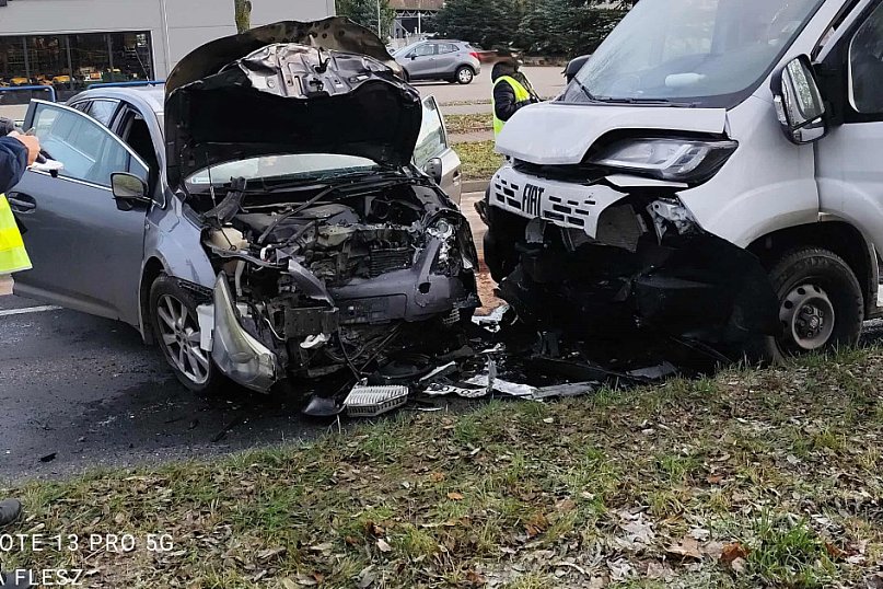 Wypadek w Ostródzie na ul. Grunwaldzkiej! 3 osoby w szpitalu!