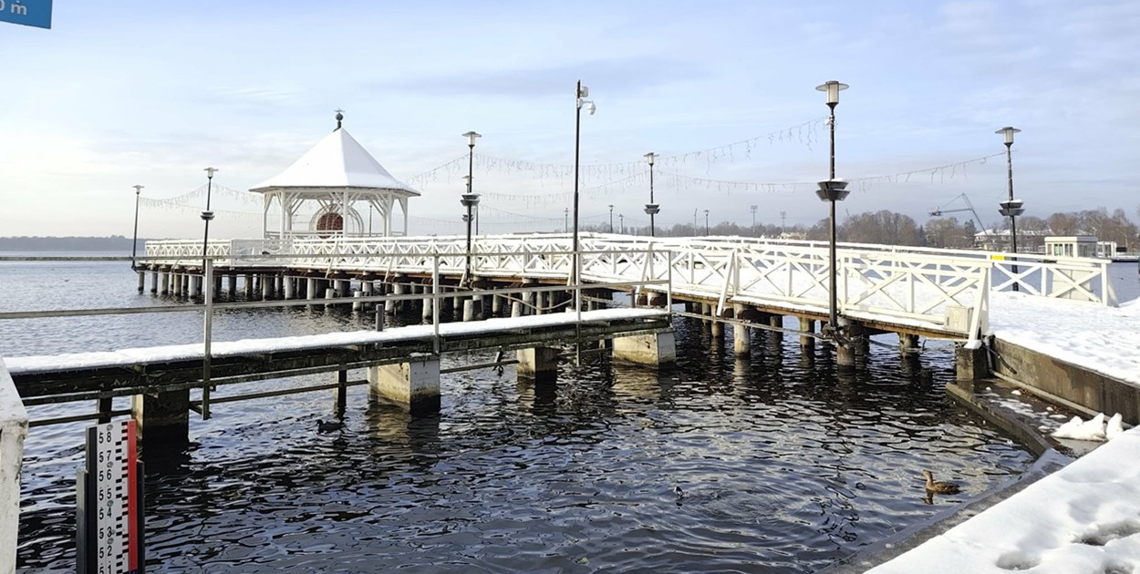 Ostróda planuje naprawę molo, ławek i placów zabaw. Ruszyły procedury przetargowe