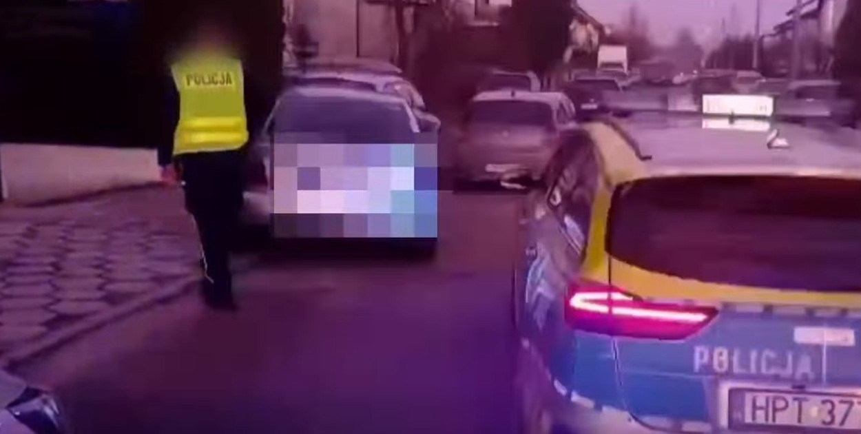 Ostróda: Policyjny pościg. Kierowca z sądowym zakazem, pasażer też ukarany