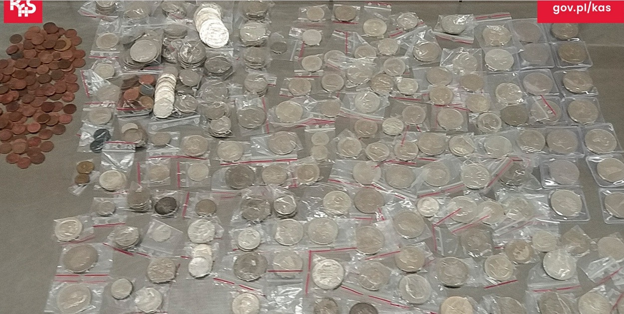 Udaremniona próba przemytu cennych kolekcjonerskich przedmiotów na granicy z Rosją