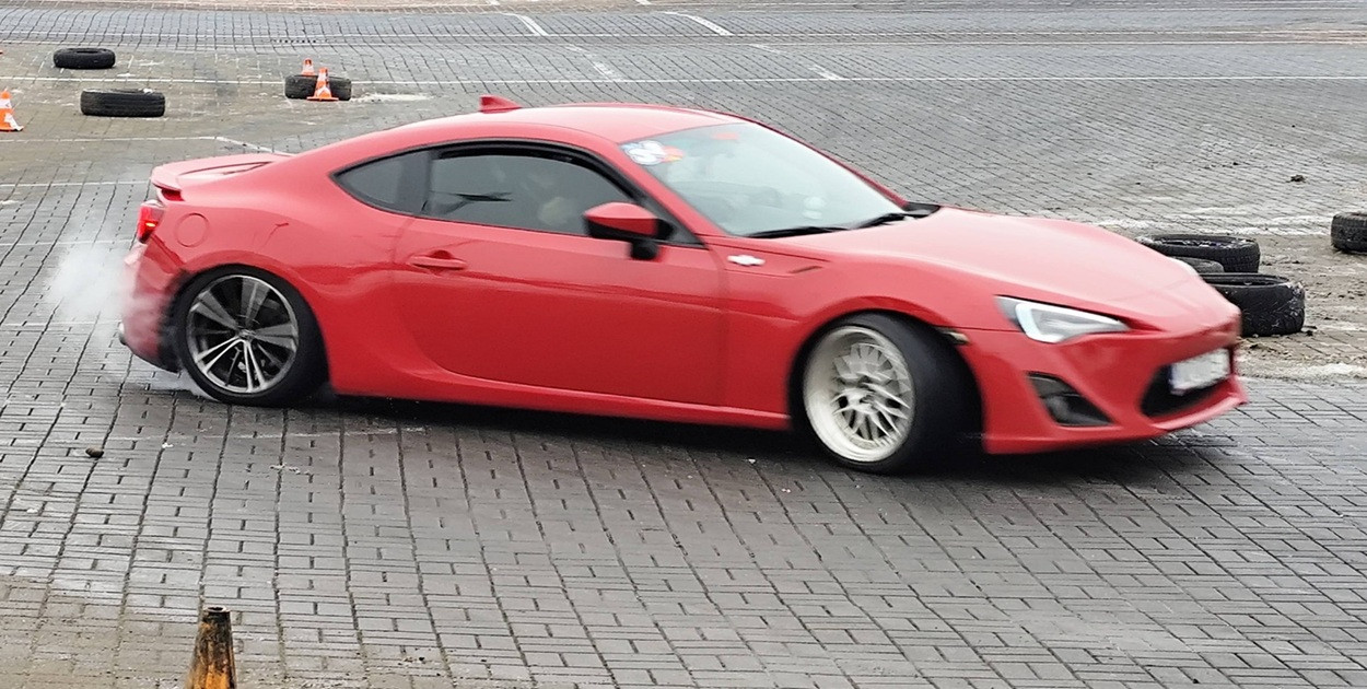 Od poniedziałku za driftowanie grozić będzie przynajmniej 1,5 tys. zł mandatu