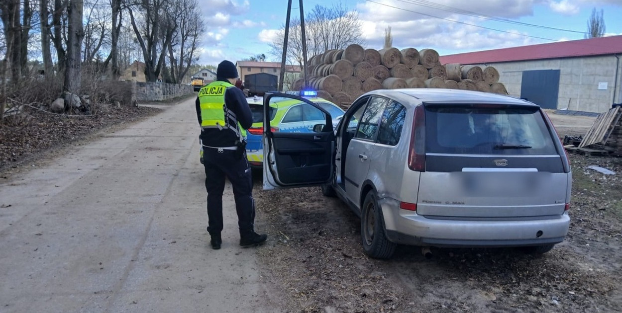 Szyldak: Policyjny pościg za 22-latką. W aucie poszukiwany mężczyzna