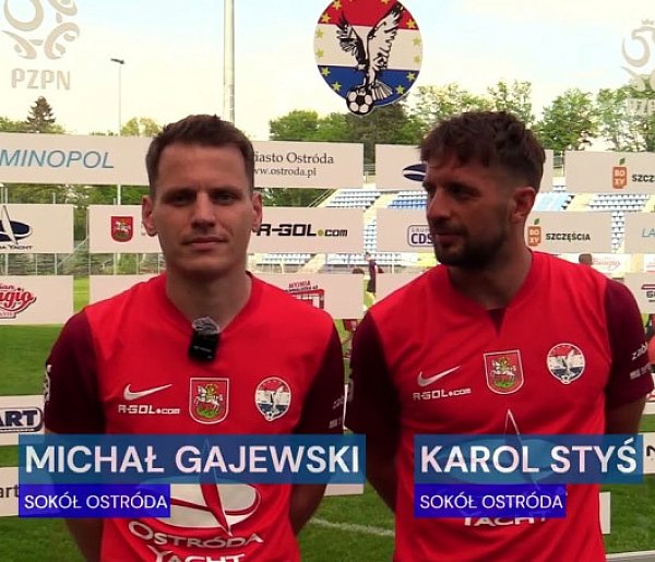 Michał Gajewski i Karol Styś po meczu Sokół Ostróda vs Delfin Rybno 10:0 (05.05.2024)